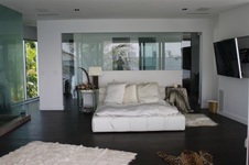 Enlarge photo 379