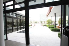 Enlarge photo 296