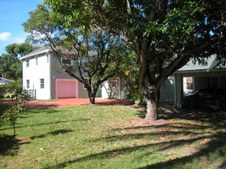 FACADE / Jen's House