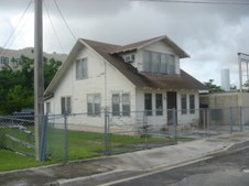  HOUSES/LOWER -MIDDLE
