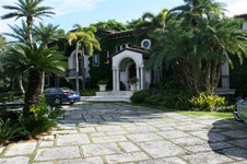 MANSIONS 