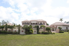 MAQ HOUSE