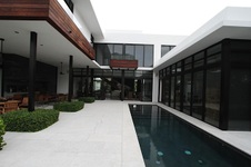 Enlarge photo 112