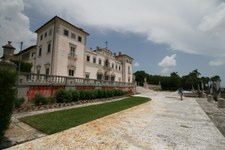 Enlarge photo 76