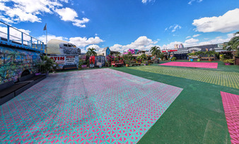 Enlarge photo 79
