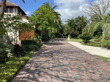 Enlarge photo 402