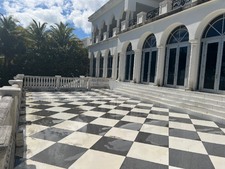 Enlarge photo 213