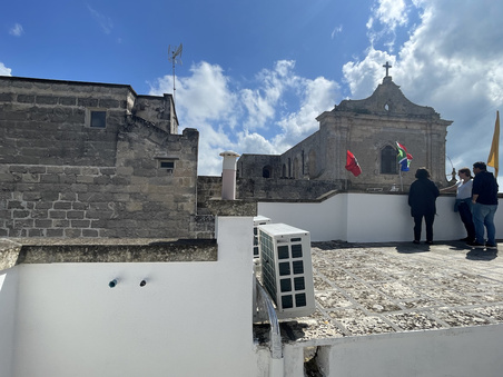 Enlarge photo 53