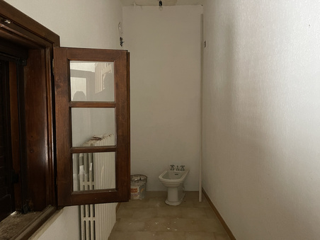 Enlarge photo 69