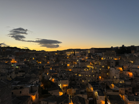 Enlarge photo 47