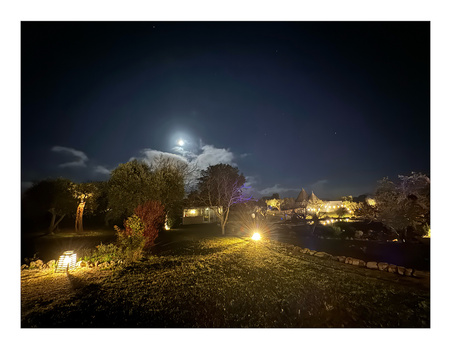 Enlarge photo 100