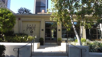 CAFE PINOT