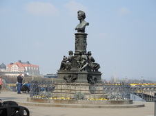 Enlarge photo 175