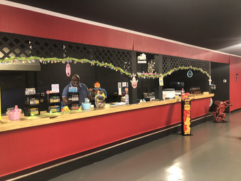 Liquor store- Topp Dawgs Liquors- West C
