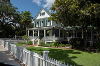 Beaufort- 1307 Bay st.