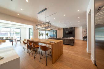 Cast 12057 Woodland Hills