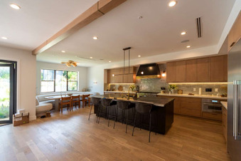 Cast 13197 Valley Village