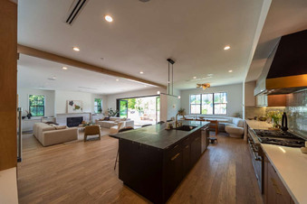 Cast 13292 Playa Del Ray