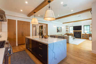 Cast 12885 Studio City