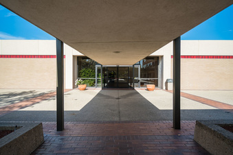 21555 WOODLAND HILLS