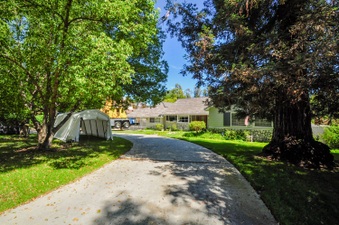 Universal 8656 Woodland Hills