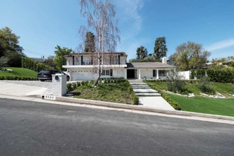 Cast Locations 10985