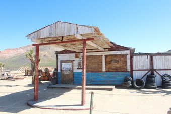 Mojave Tropico Gas Station