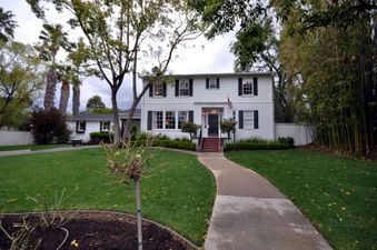 Cast 8724 Lafayette Square