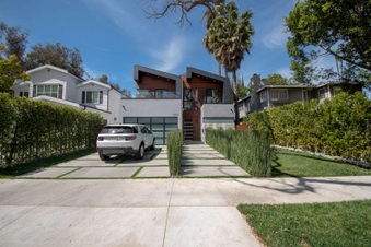 Cast 11491 Studio City