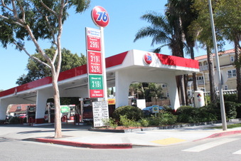 76 on Santa Monica Bl