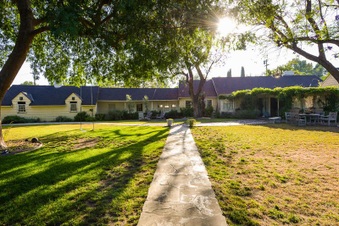 Universal Locatoins A753 Van Nuys