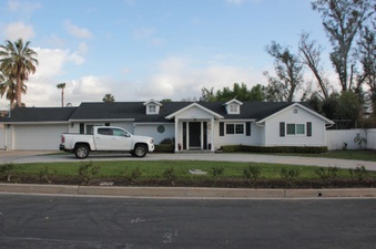 East West 129 Tarzana