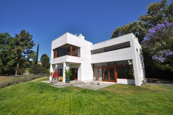 Universal 9399 Encino