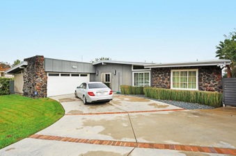 Universal 9745 Woodland Hills