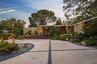 Universal 9999 Encino