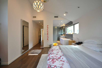 Cast 9742 West Los Angeles