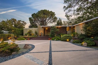 Universal 9999 Encino