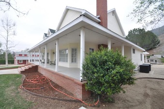 Universal 301 Santa Clarita