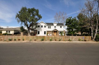 Cast 9943 Studio City