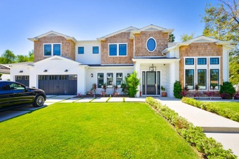 Universal B323 Tarzana