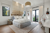 Enlarge photo 80
