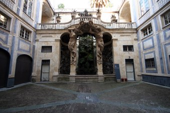 Enlarge photo 11