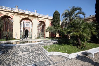 Enlarge photo 17