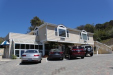 Malibu Country Inn