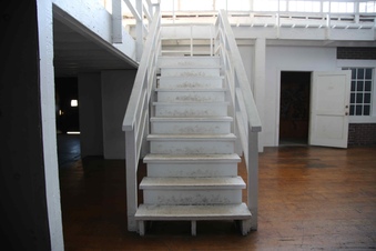Enlarge photo 83