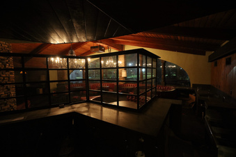 Enlarge photo 19