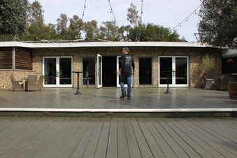 Enlarge photo 412