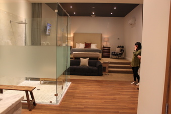 Enlarge photo 450