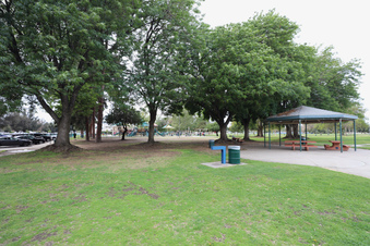 Enlarge photo 34
