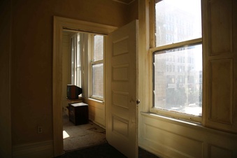 Enlarge photo 89